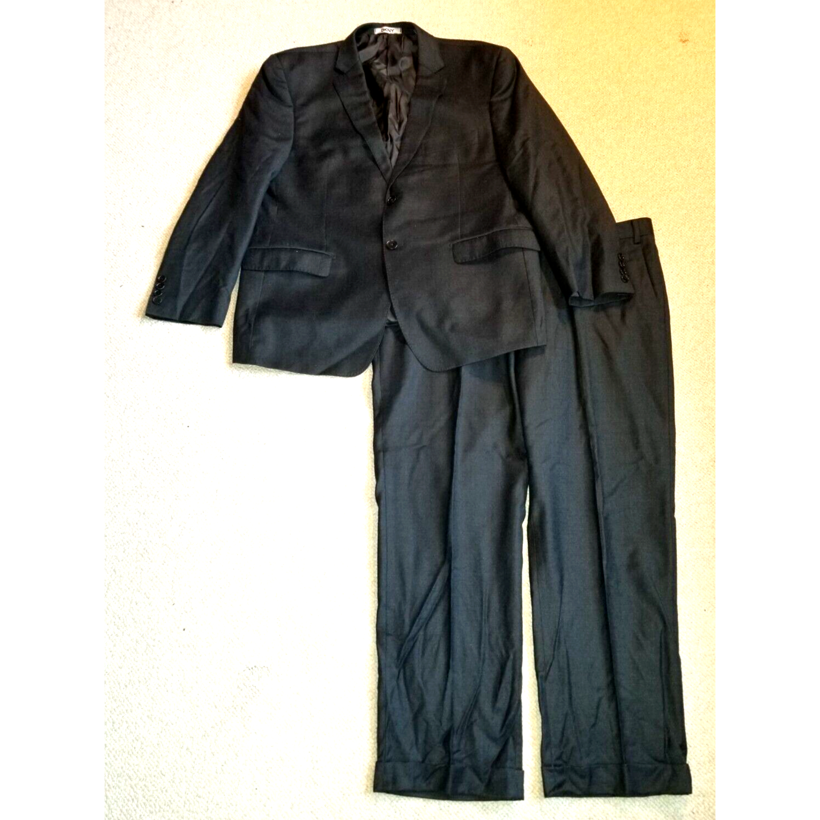 Mens Suit-Dkny-Dark Gray 100% Wool 2-Button Double Vent Flat Front-44s